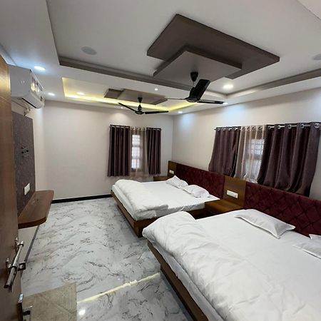 Shree Trilokeshwar Guest House 우자인 외부 사진