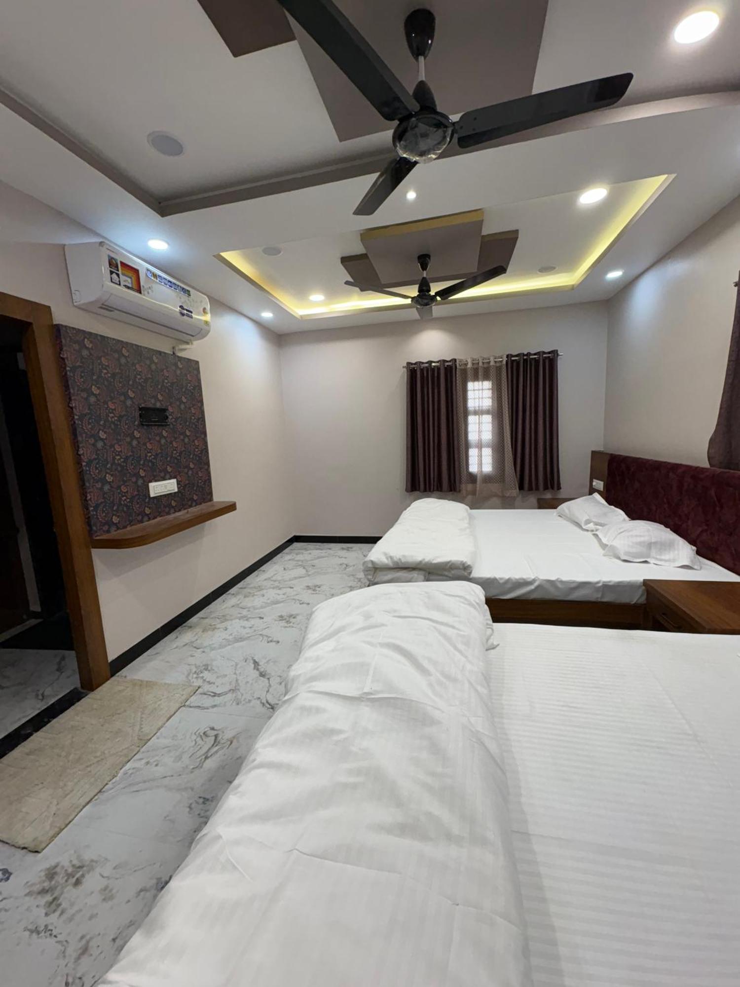 Shree Trilokeshwar Guest House 우자인 외부 사진